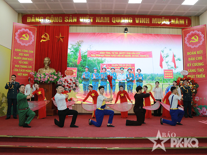 Hội Phụ nữ Lữ đoàn 26 và Hội Phụ nữ phường Phương Liệt, TP Hà Nội ký kết giao ước kết nghĩa