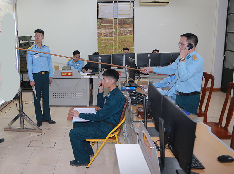 Trung đoàn 293 thi đua lập công mừng Ngày truyền thống