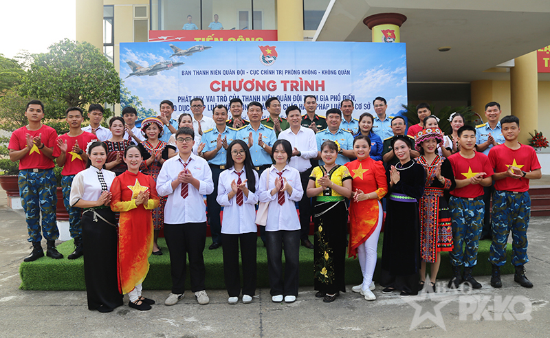 Đo&agrave;n cơ sở Trung đo&agrave;n 921 tổ chức Chương tr&igrave;nh phổ biến, gi&aacute;o dục ph&aacute;p luật vận động Nh&acirc;n d&acirc;n chấp h&agrave;nh ph&aacute;p luật tại cơ sở