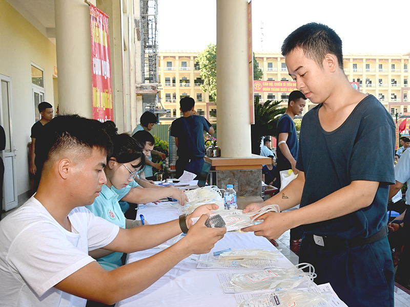 Lan tỏa phong tr&agrave;o hiến m&aacute;u t&igrave;nh nguyện trong tuổi trẻ Sư đo&agrave;n 361