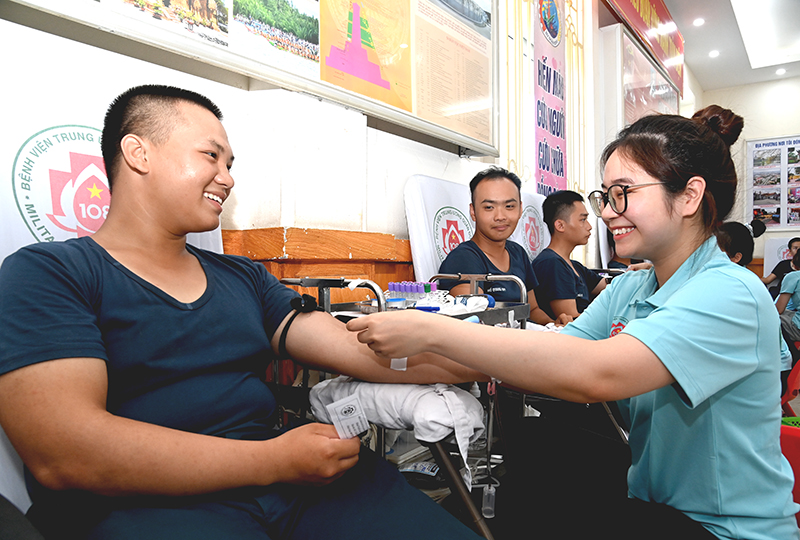 Lan tỏa phong tr&agrave;o hiến m&aacute;u t&igrave;nh nguyện trong tuổi trẻ Sư đo&agrave;n 361