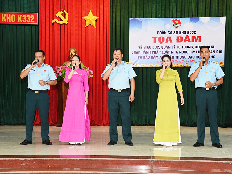 Đo&agrave;n cơ sở K332 toạ đ&agrave;m về gi&aacute;o dục, quản l&yacute; tư tưởng, x&acirc;y dựng ch&iacute;nh quy, quản l&yacute; kỷ luật, chấp h&agrave;nh ph&aacute;p luật Nh&agrave; nước, kỷ luật Qu&acirc;n đội  v&agrave; bảo đảm an to&agrave;n trong c&aacute;c hoạt động