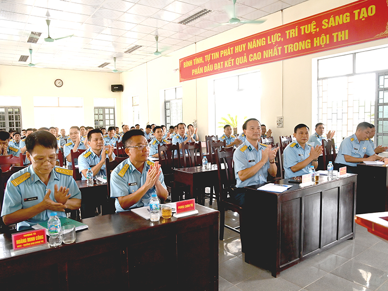 Đoàn cơ sở Kho K312 tọa đàm về giáo dục, quản lý tư tưởng, xây dựng chính quy, quản lý kỷ luật trong các hoạt động