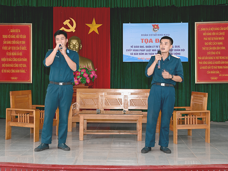 Đoàn cơ sở Kho K312 tọa đàm về giáo dục, quản lý tư tưởng, xây dựng chính quy, quản lý kỷ luật trong các hoạt động