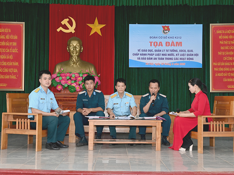 Đoàn cơ sở Kho K312 tọa đàm về giáo dục, quản lý tư tưởng, xây dựng chính quy, quản lý kỷ luật trong các hoạt động