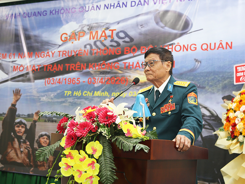 Gặp mặt kỷ niệm 61 năm ngày Không quân nhân dân Việt Nam ra quân đánh thắng trận đầu