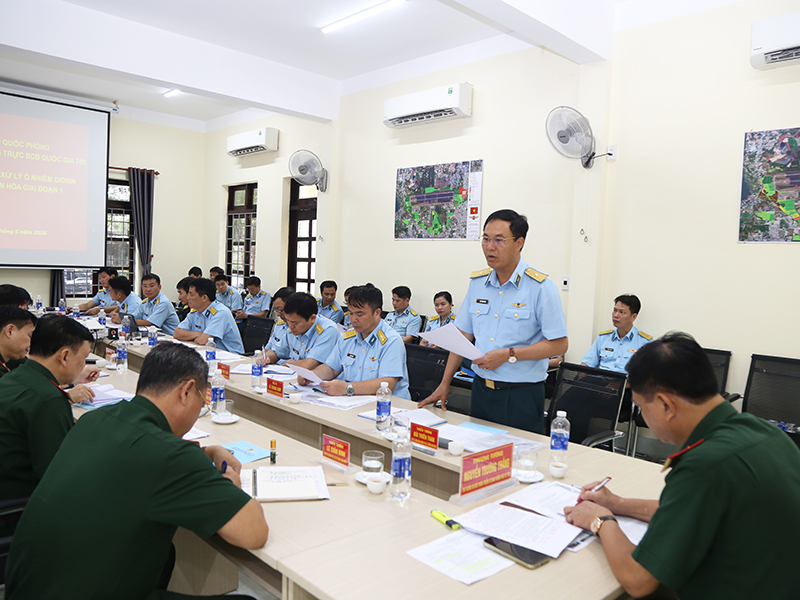 Bộ Quốc ph&ograve;ng kiểm tra Tiến độ thực hiện dự &aacute;n Xử l&yacute; &ocirc; nhiễm dioxin khu vực s&acirc;n bay Bi&ecirc;n H&ograve;a