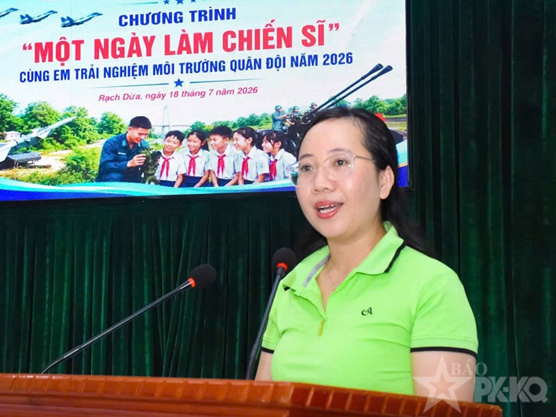 Trung đoàn 261 phối hợp tổ chức chương trình “Một ngày làm chiến sĩ”
