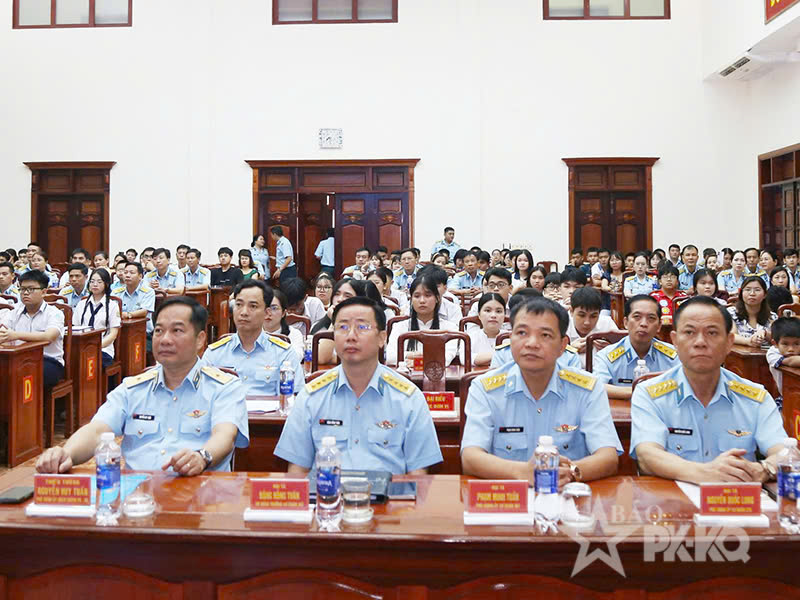 Quân chủng Phòng không - Không quân biểu dương, khen thưởng học sinh, sinh viên tiêu biểu