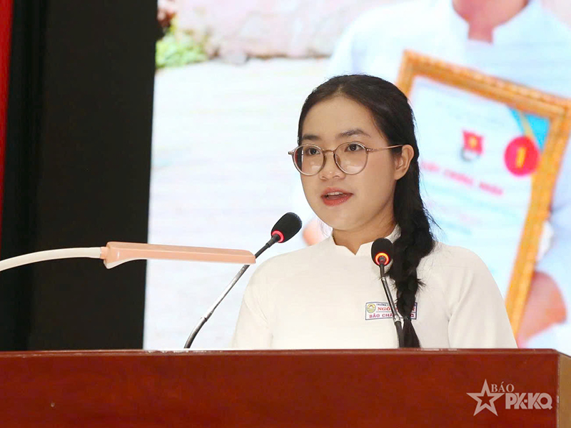 Quân chủng Phòng không - Không quân biểu dương, khen thưởng học sinh, sinh viên tiêu biểu