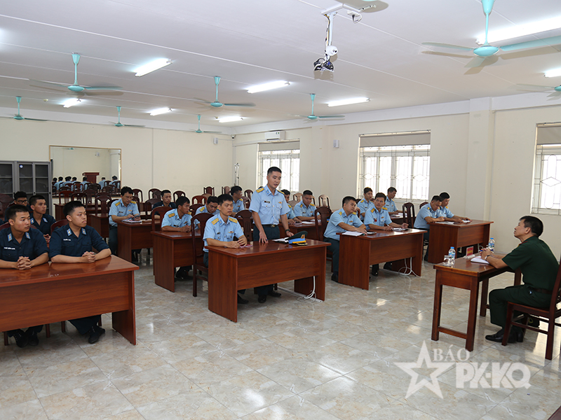 Hội đồng Phối hợp phổ biến, giáo dục pháp luật Bộ Quốc phòng kiểm tra tại các đơn vị Quân chủng Phòng không - Không quân