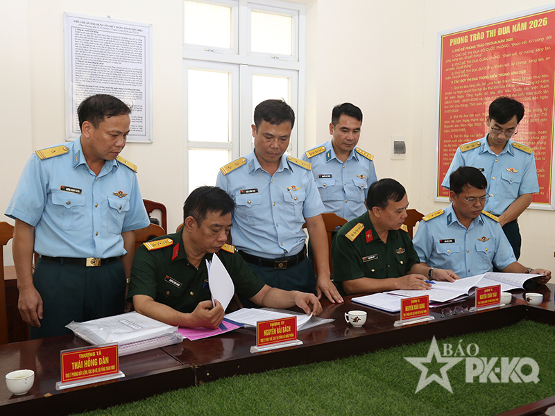 Hội đồng Phối hợp phổ biến, giáo dục pháp luật Bộ Quốc phòng kiểm tra tại các đơn vị Quân chủng Phòng không - Không quân