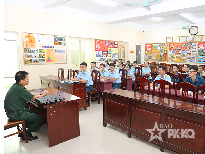 Hội đồng Phối hợp phổ biến, giáo dục pháp luật Bộ Quốc phòng kiểm tra tại các đơn vị Quân chủng Phòng không - Không quân