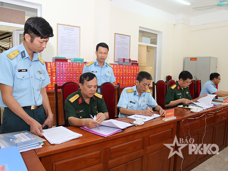 Hội đồng Phối hợp phổ biến, giáo dục pháp luật Bộ Quốc phòng kiểm tra tại các đơn vị Quân chủng Phòng không - Không quân